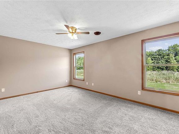 5th image of 8012 Oak Tree Dr N