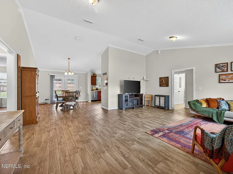 940 State Road 13 N — Photo 5