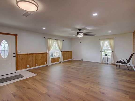 4th image of 3559 Springfield Rd