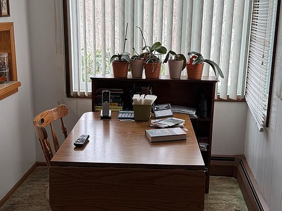 5th image of 3441 Fox Hill Rd