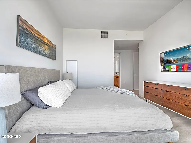 1101 Ocean Ave #1102 — Photo 25