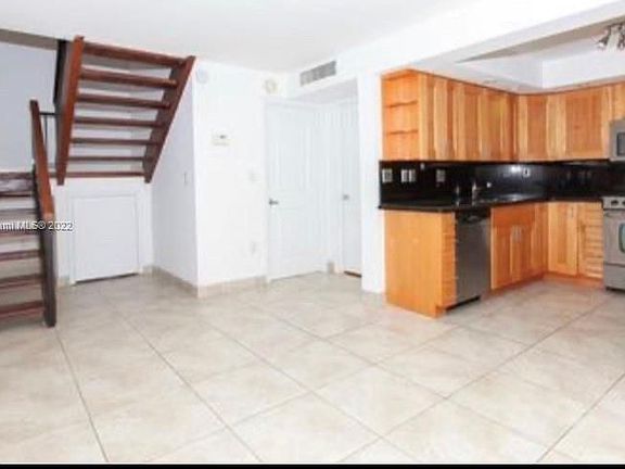 4th image of 3021 NE 183rd Ln #21