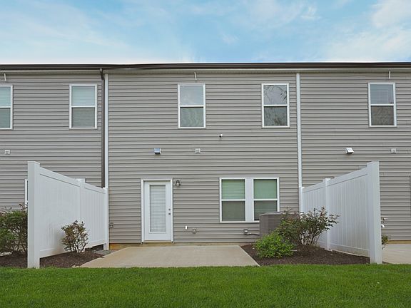 4th image of 1551 Olympic Ln