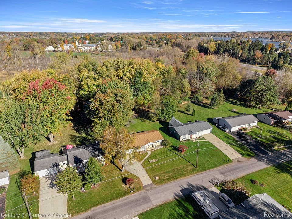 201 W Peterson Dr, photo 25