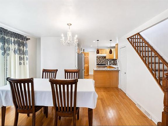 4th image of 18250 90th Avenue