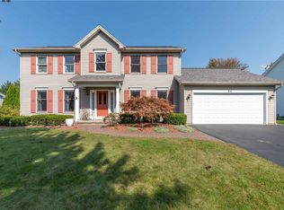 34 Torrey Pine Dr, Rochester, NY 14612