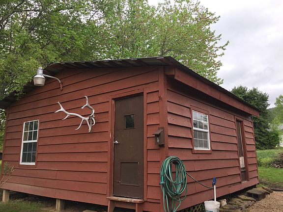 22x22 out bld. W/ power