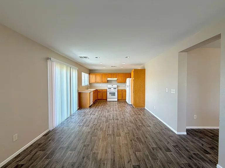 5712 Viberti Ct — Photo 8