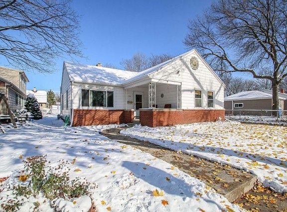 3rd image of 506 E Courtland Pl