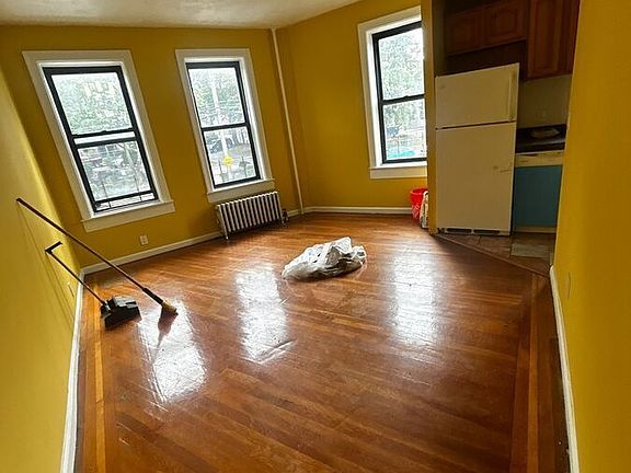 4th image of 1179 Yonkers Ave