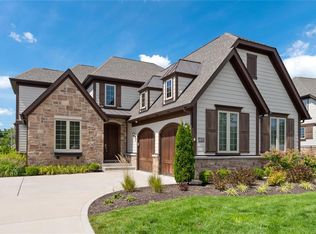729 Woods Of Ladue Ln, Saint Louis, MO 63124