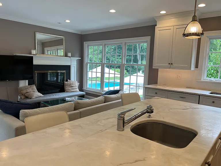 120 Merwins Ln — Photo 10