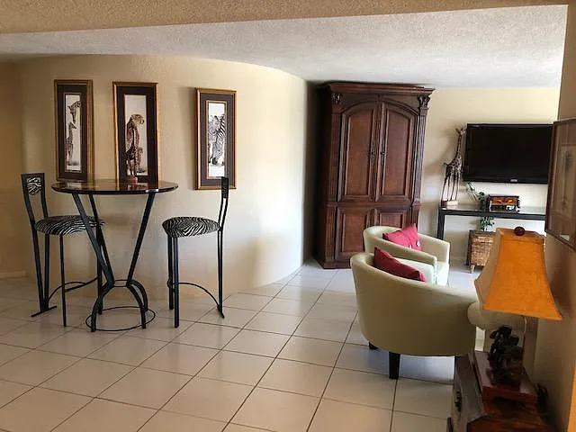 928 Boulevard Of The Arts — Photo 27