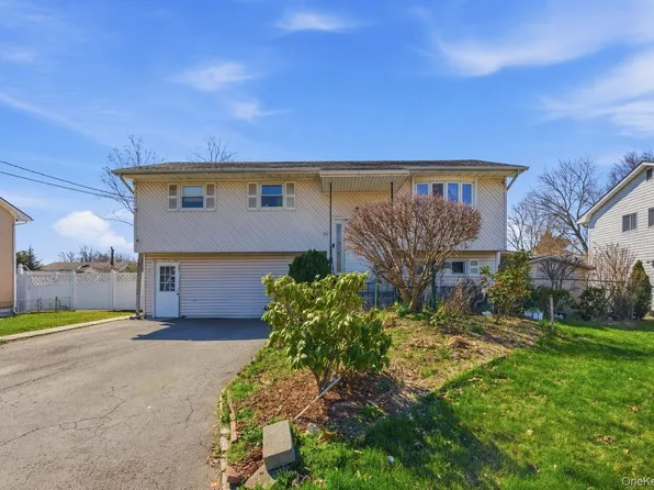 106 Bergold Street, Brentwood, NY 11717