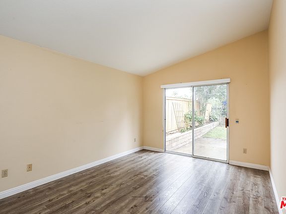 4th image of 20806 E Crest Ln