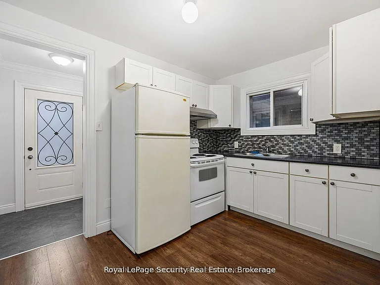 177 Clonmore Dr — Photo 6