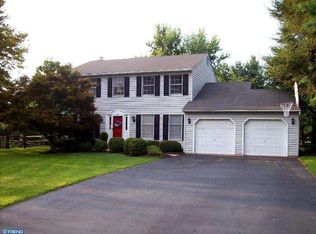 123 Oak Dr, Sellersville, PA 18960