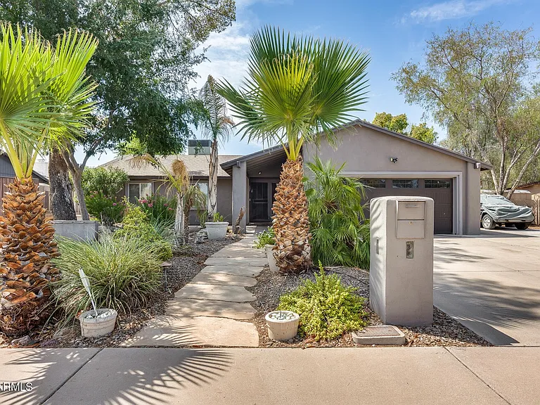 2933 W Muriel Dr — Photo 4