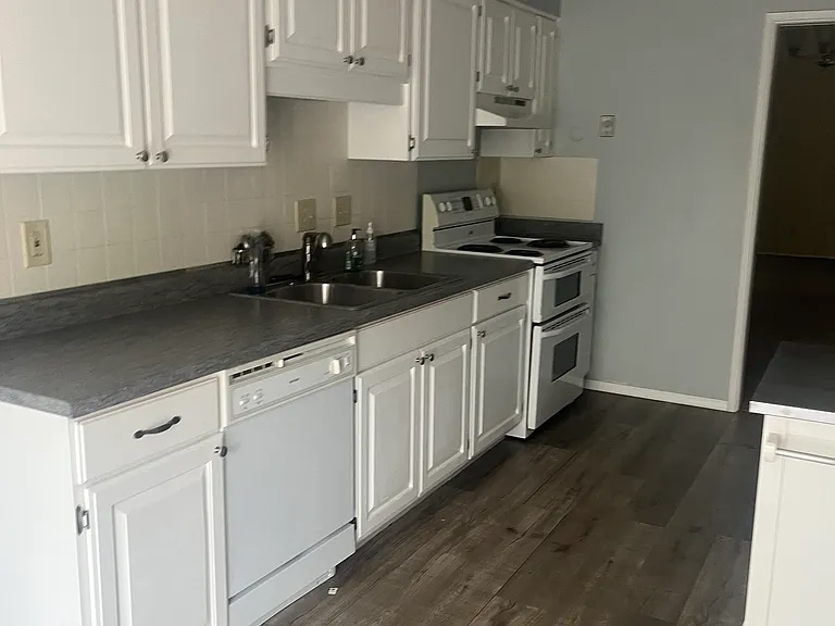173 S Vance Ct — Photo 2