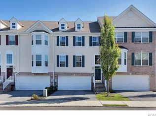 610 Balsam Dr, New Windsor, NY 12553