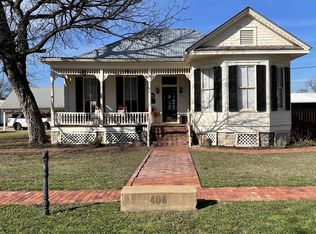 406 W Commerce St, San Saba, TX 76877