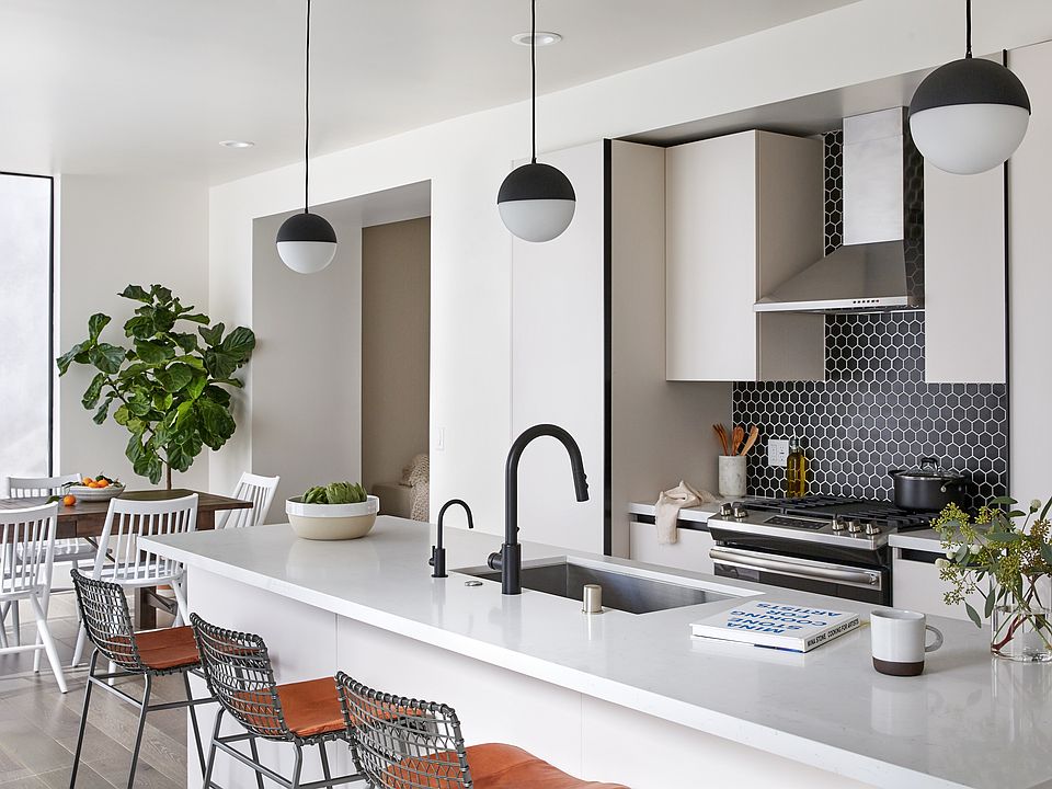 1st image of 6501 Melrose Ave #4