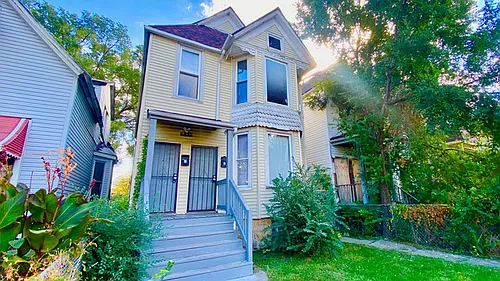 6833 S Green St #1 Photo 1