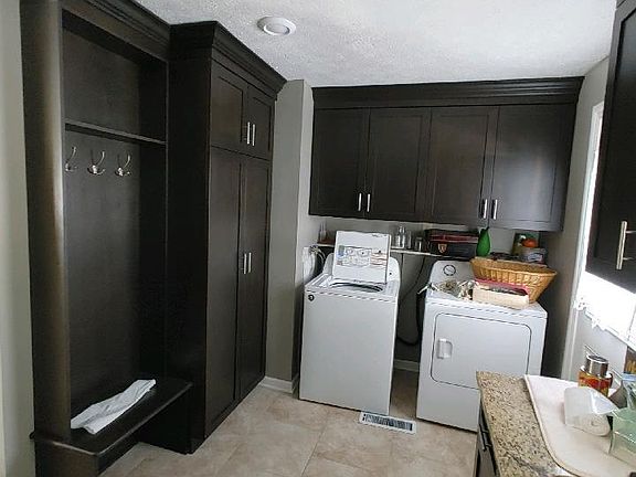 4th image of 4067 Raymond Dr