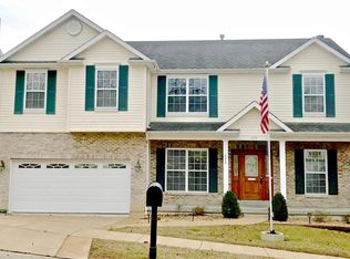 1374 Mosswoods Dr, Fenton, MO 63026