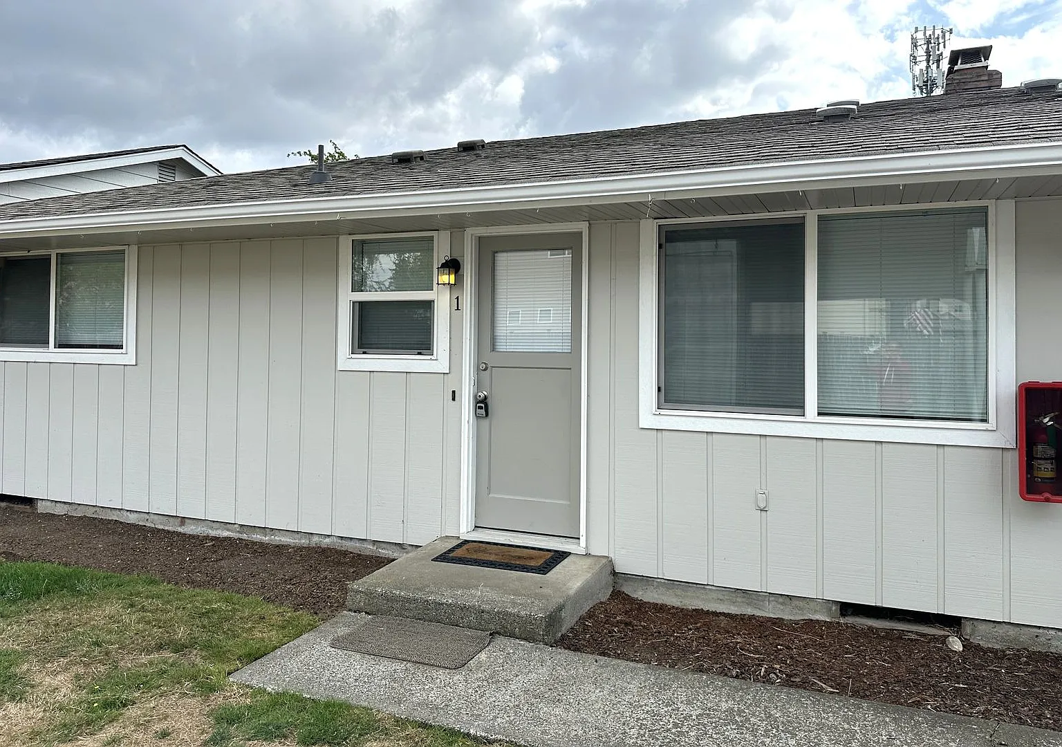 1206 Ash Ave — Photo 1