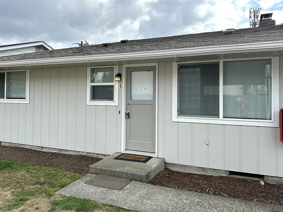 1206 Ash Ave