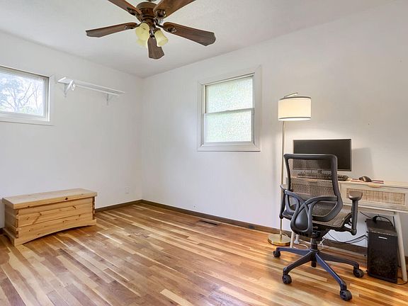 3rd image of 816 120th Ln NE