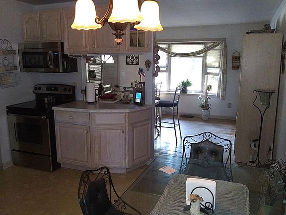 3rd image of 950 Byron Dr