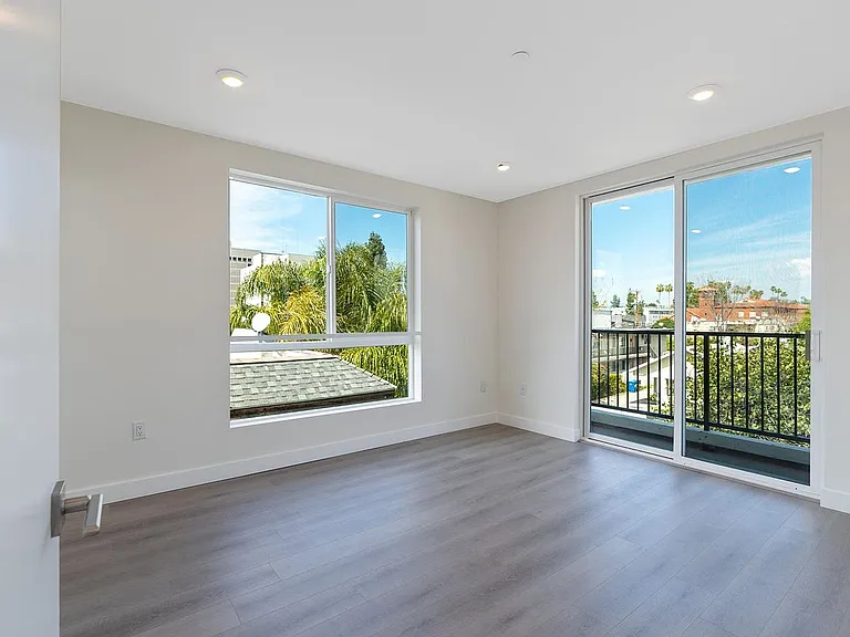 14228 Delano St #0 — Photo 6