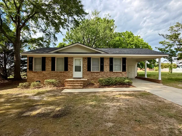 58 Maple St, Coats, NC 27521