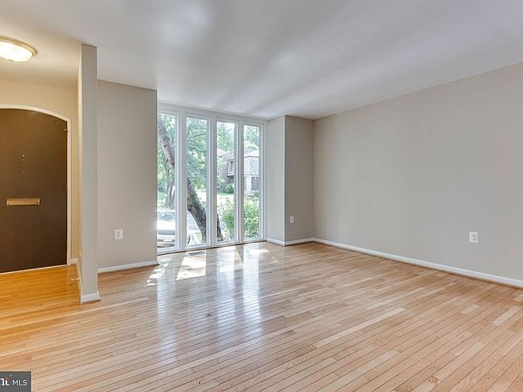 4th image of 4916 Casimir St