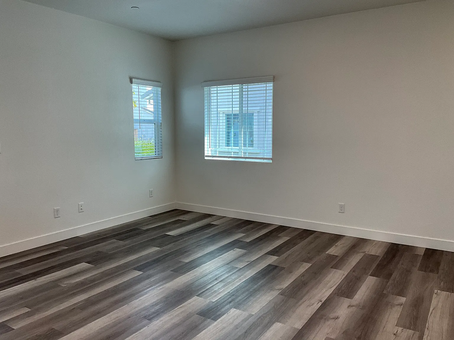 3 bed, 1306 sqft, $2,700 — Photo 2