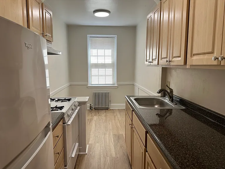 24 Concord Ave #111 — Photo 7