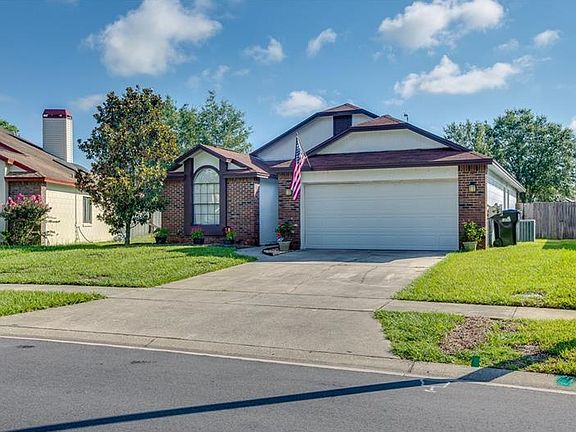 2nd image of 225 River Chase Dr