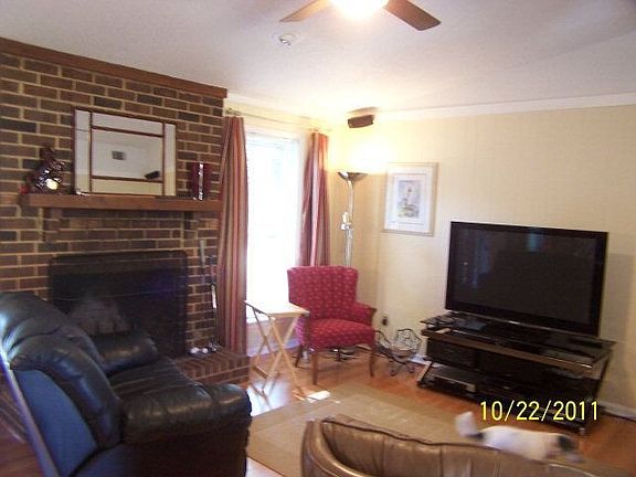 3rd image of 3748 Woodcock Dr