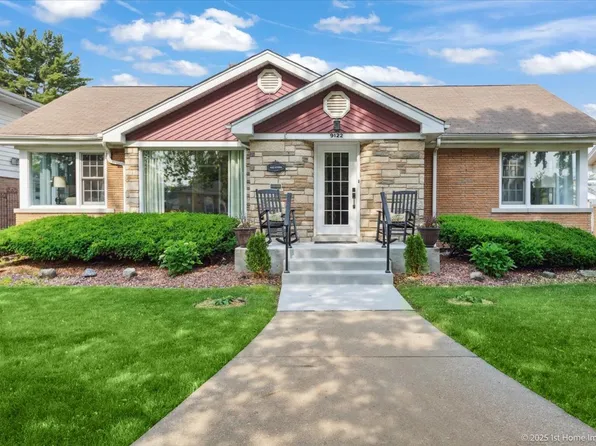 9122 S Avers Ave, Evergreen Park, IL 60805