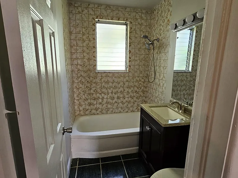 432 W Wisconsin Ave #A — Photo 4