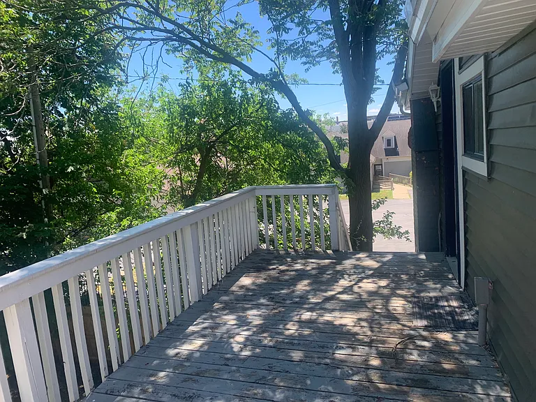208 N Linn St — Photo 15