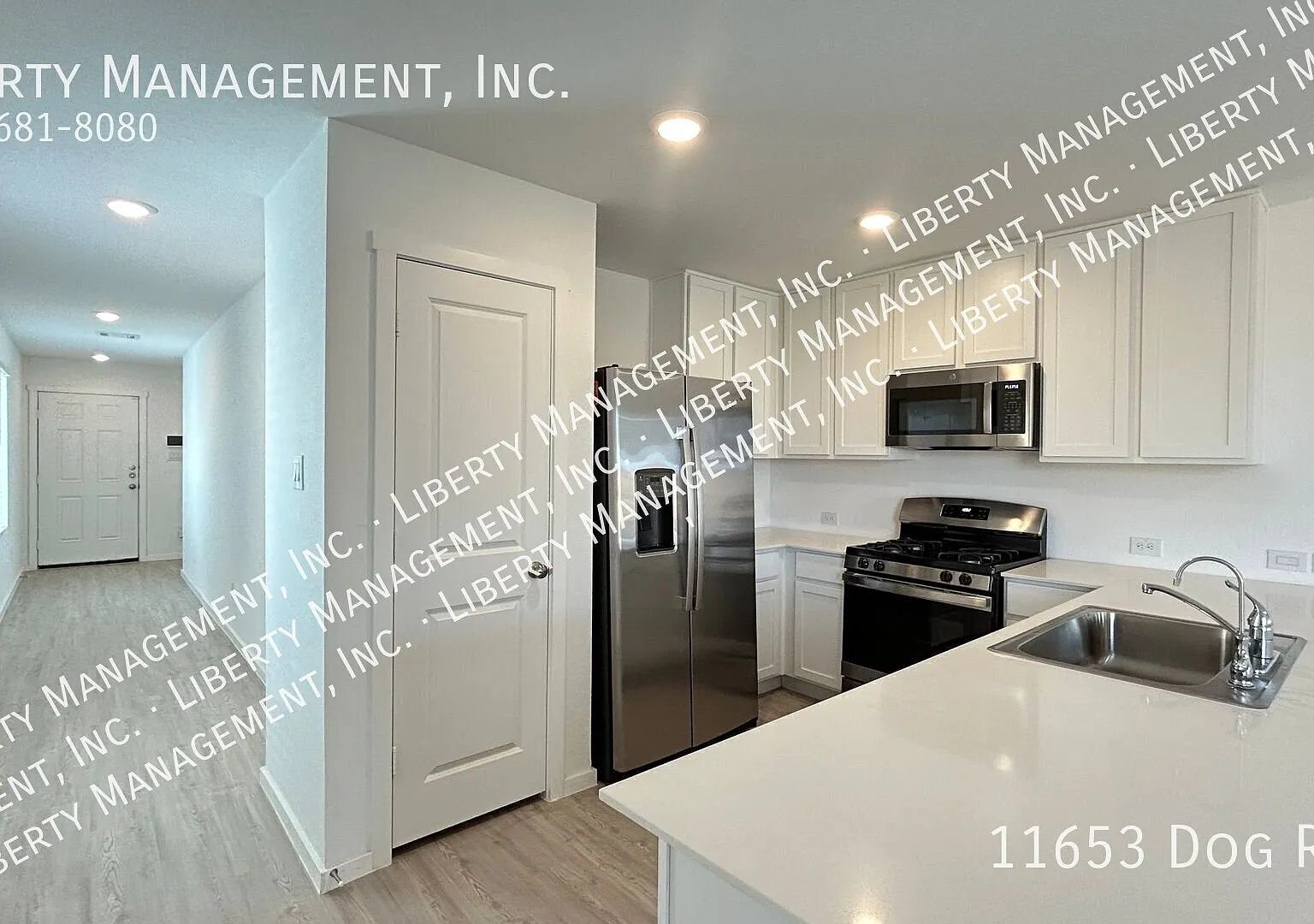 4 Bed, 2 Bath Single Story Home on a Cul-de-sac — Photo 3