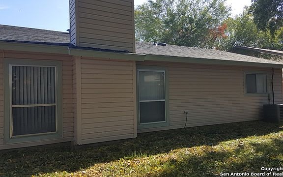 2nd image of 4811 Flicker St