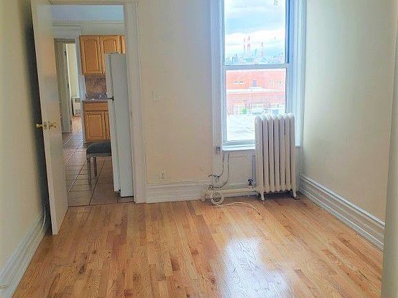 3rd image of 1414 28th Ave APT 3