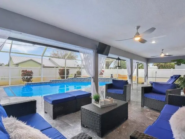 2062 SE Crowberry Drive, Port St Lucie, FL 34983