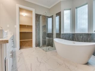 21 Champion Villa Dr, Houston, TX 77069