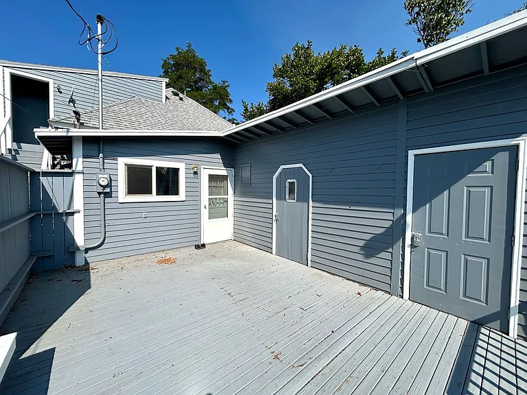 304 S Anderson St — Photo 29