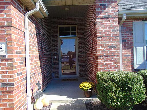 2nd image of 2872 Ohunter Ave